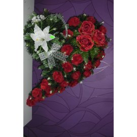 Vzpomínkový věnec zahnuté srdce