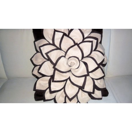  Dekorační polštář lupenn krémově hnědý