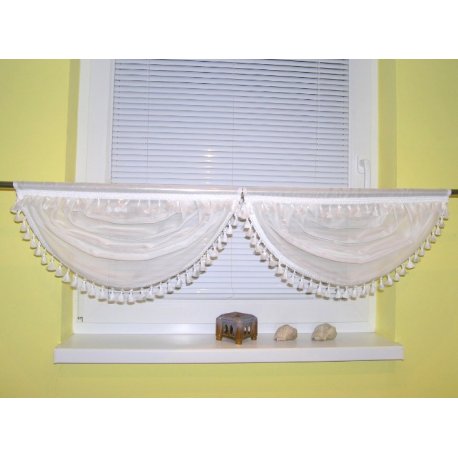 Scarlet na vitrážku