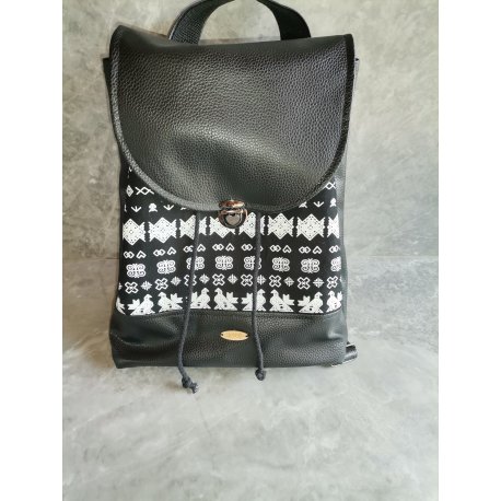 Ruksak Čičmany - čierno čierny 